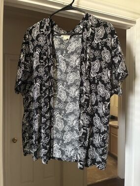 LA made Black and White Floral Open Cardigan